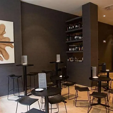 Carris Cardenal Quevedo Otel