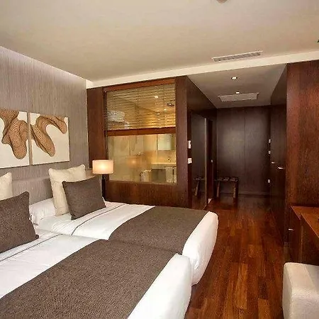 Carris Cardenal Quevedo 4* אורנסה