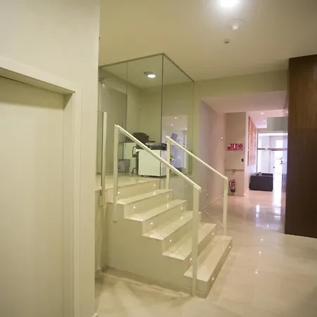 Carris Cardenal Quevedo Otel