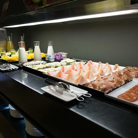 卡里斯卡德纳尔克韦多酒店 4* 奥伦塞