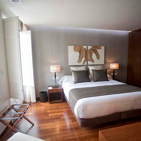 Carris Cardenal Quevedo